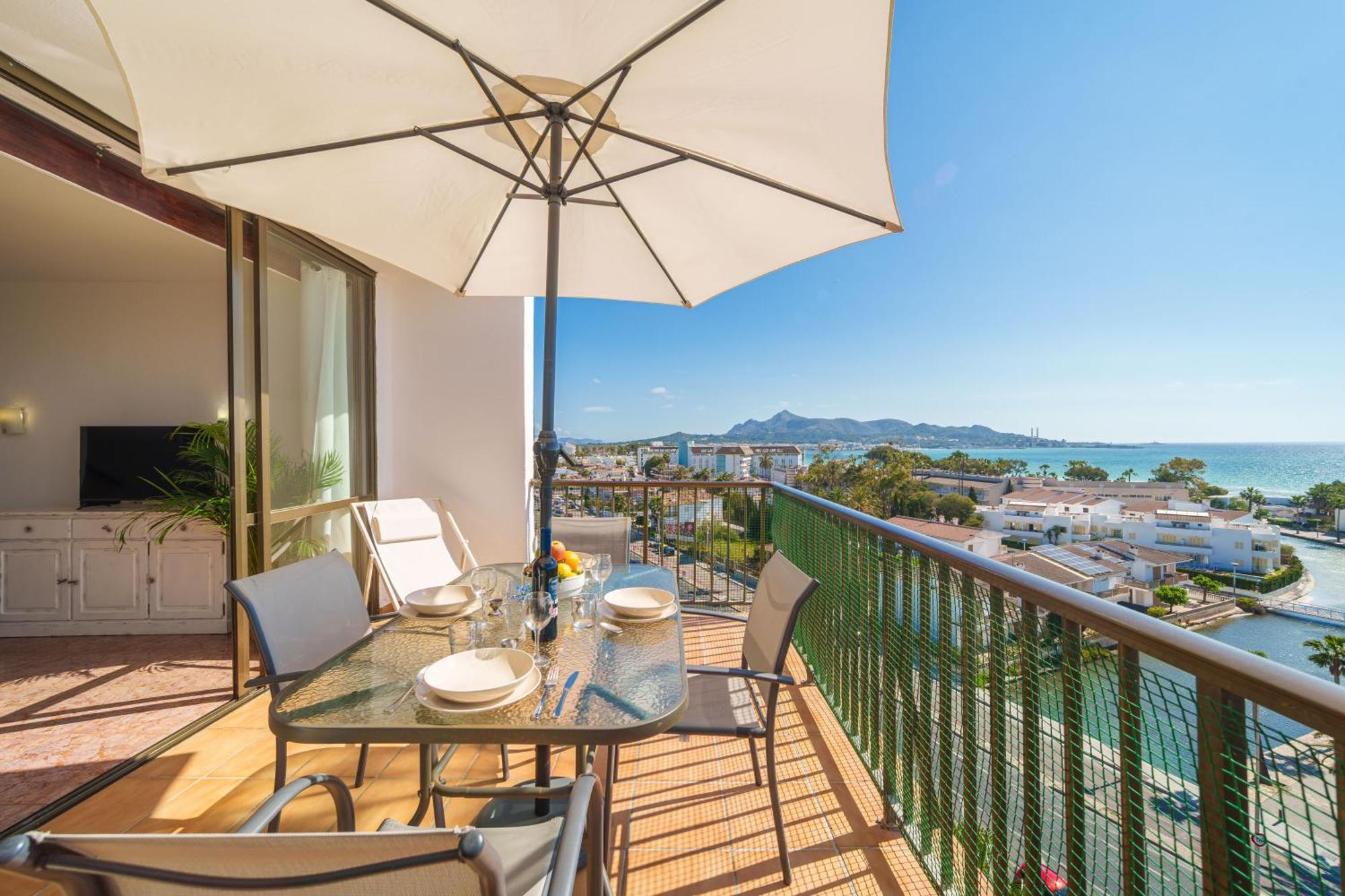 Apartment The Shell Ii, Beach Views And Pool Алькудія Екстер'єр фото