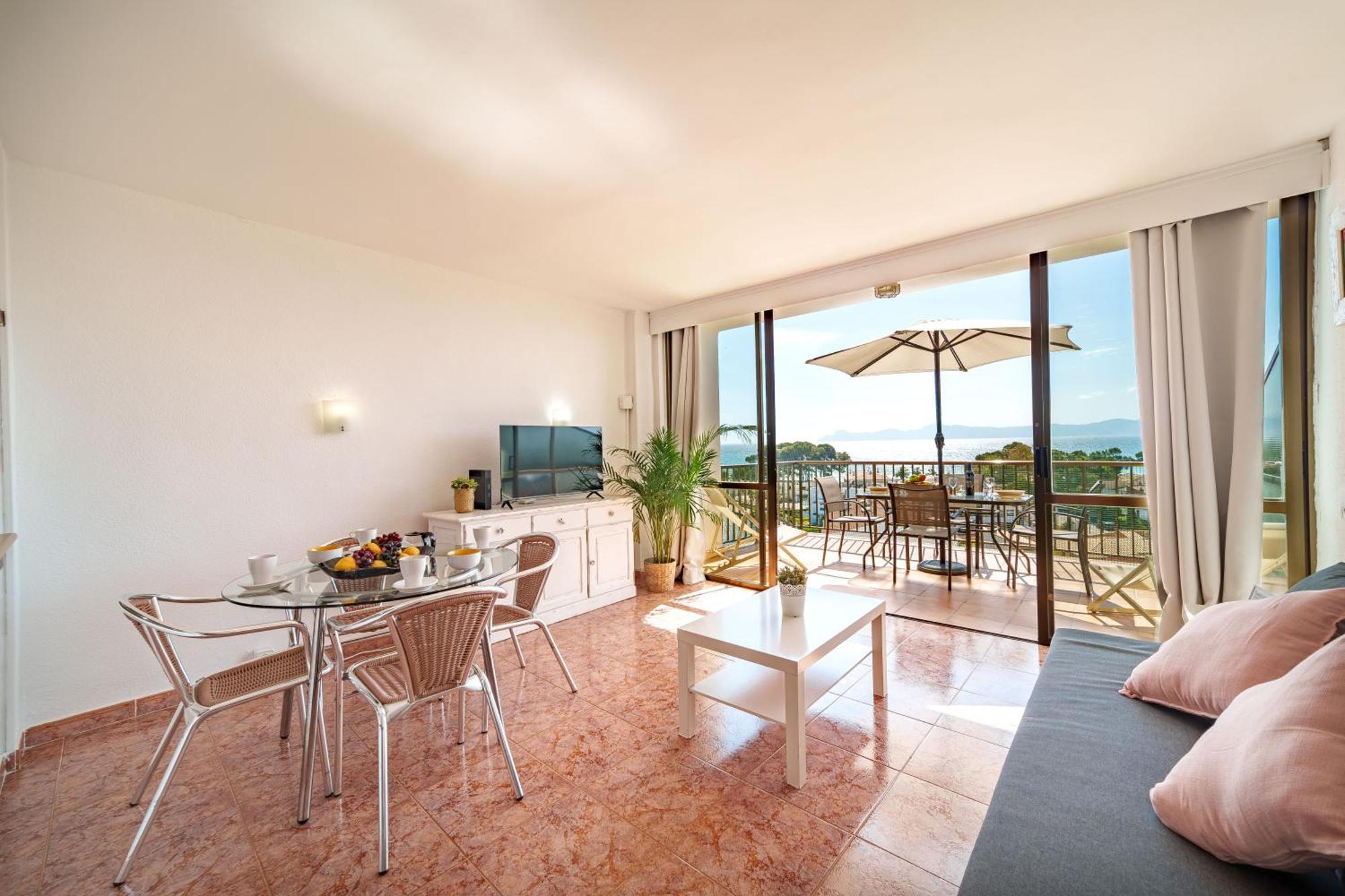 Apartment The Shell Ii, Beach Views And Pool Алькудія Екстер'єр фото